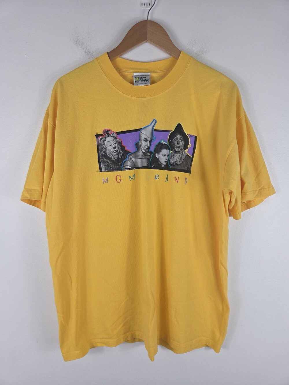Vintage 90s MGM Grand Las Vegas Wizard of Oz Graphic Tee 100% Cotton